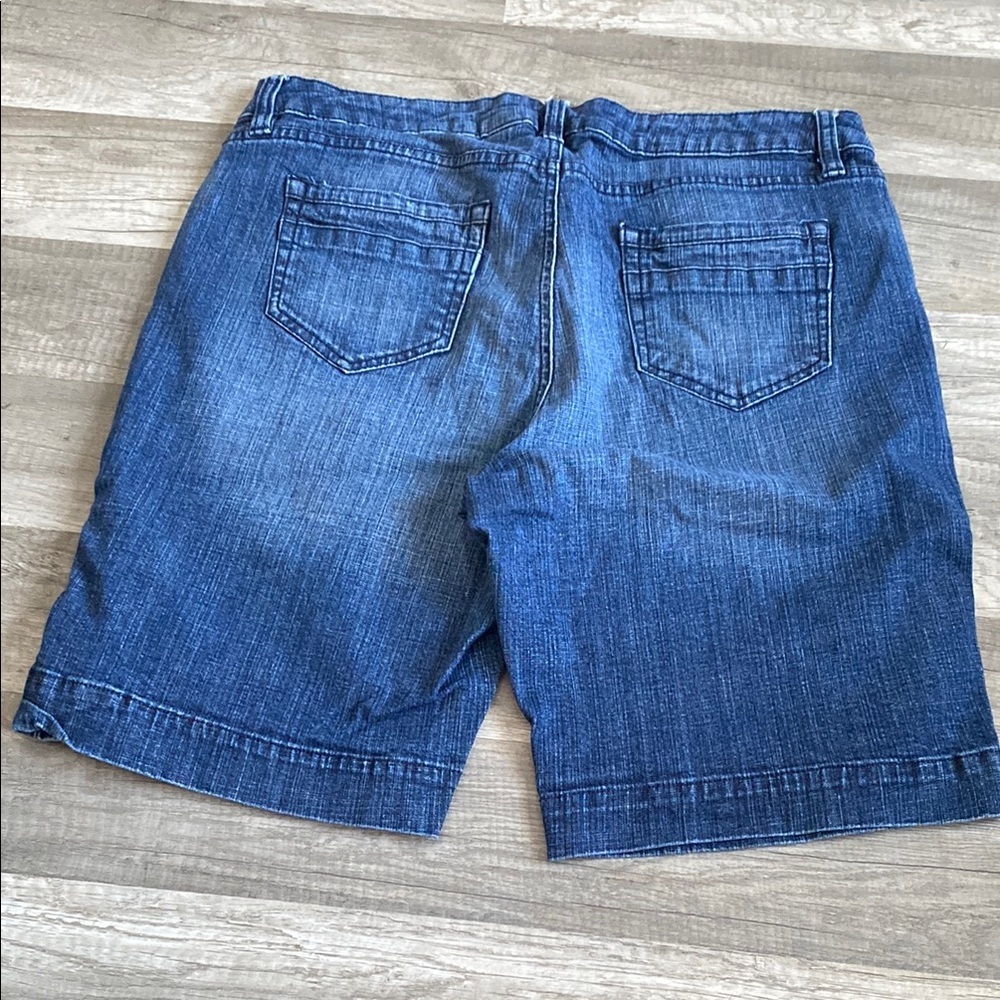 💚  2/$15 Blue Jean Shorts with Classic Style - Picture 2 of 2